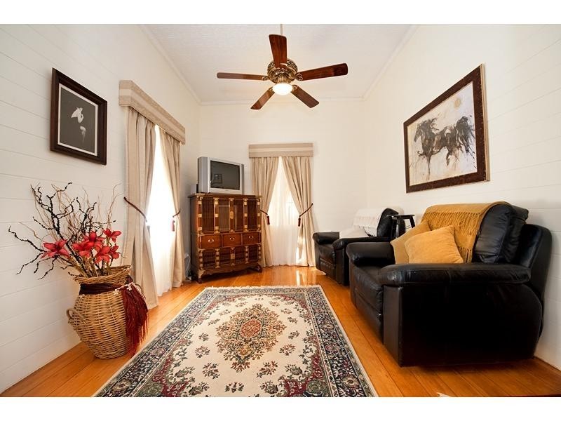 7 Cousins Street, The Range QLD 4700