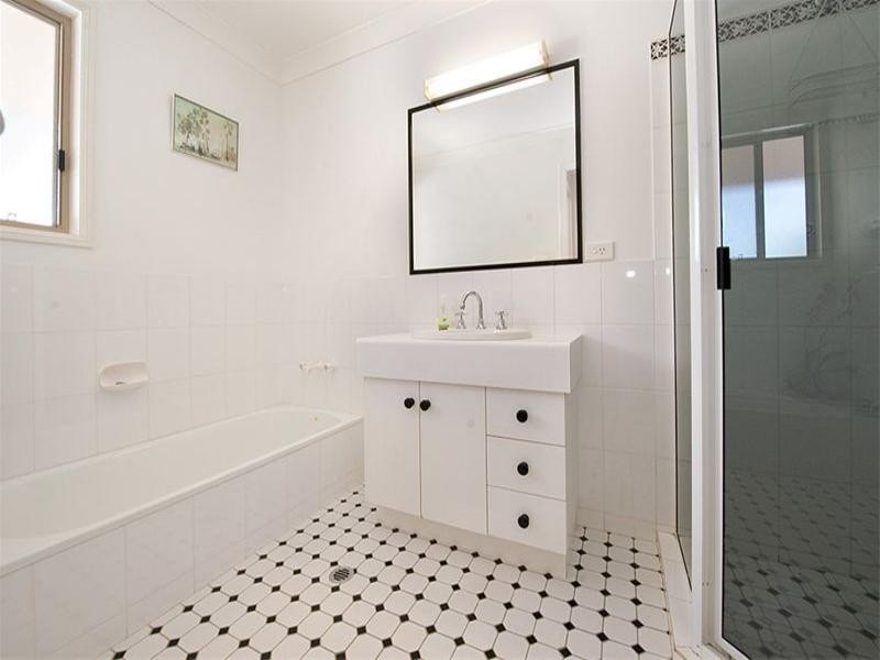 16 Forbes Avenue, Frenchville QLD 4701