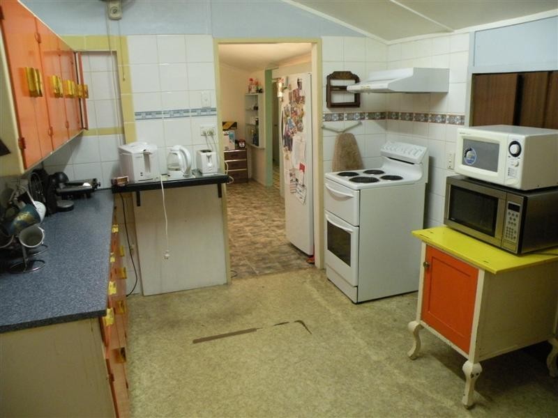 29 Bank Street, Park Avenue QLD 4701