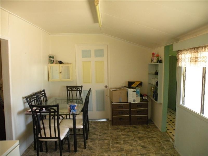 29 Bank Street, Park Avenue QLD 4701