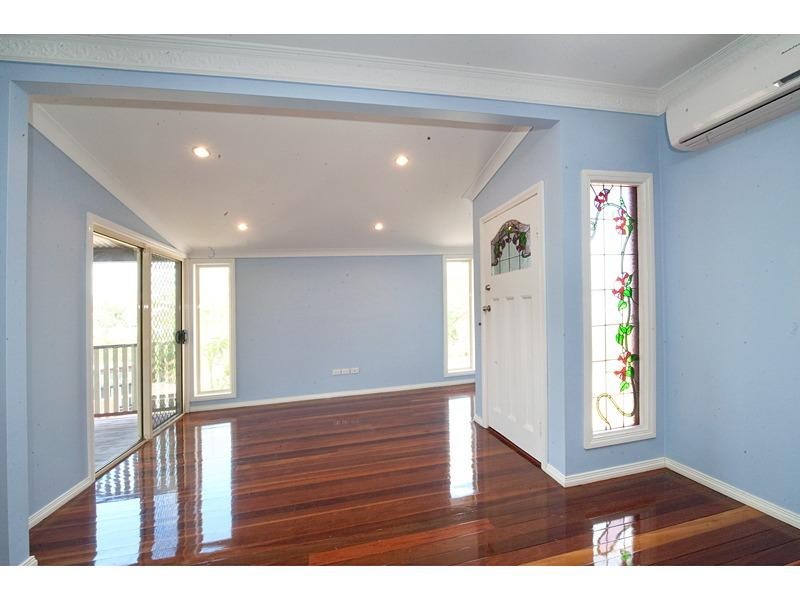 2 Bowen Terrace, The Range QLD 4700