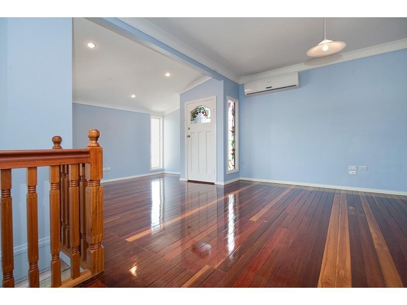2 Bowen Terrace, The Range QLD 4700