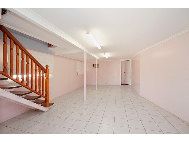 2 Bowen Terrace, The Range QLD 4700