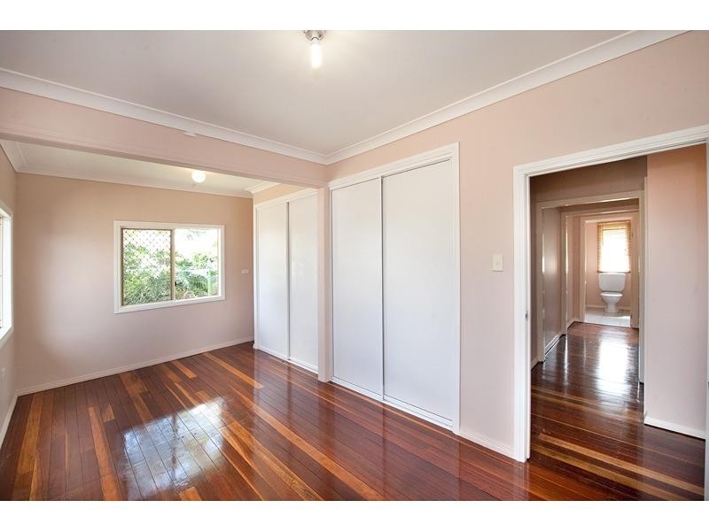 2 Bowen Terrace, The Range QLD 4700