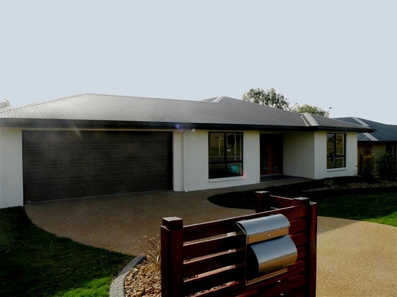 9 John Oxley Drive, Gracemere QLD 4702