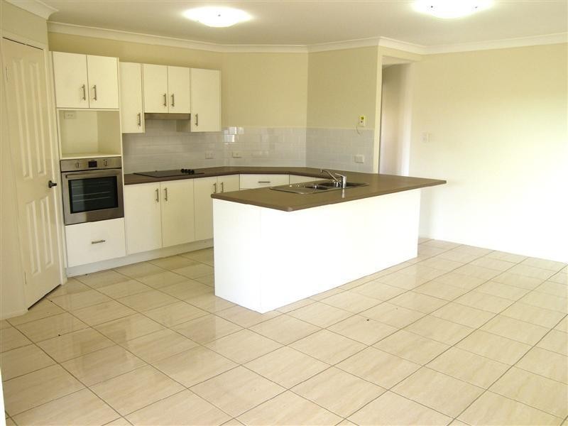 9 John Oxley Drive, Gracemere QLD 4702