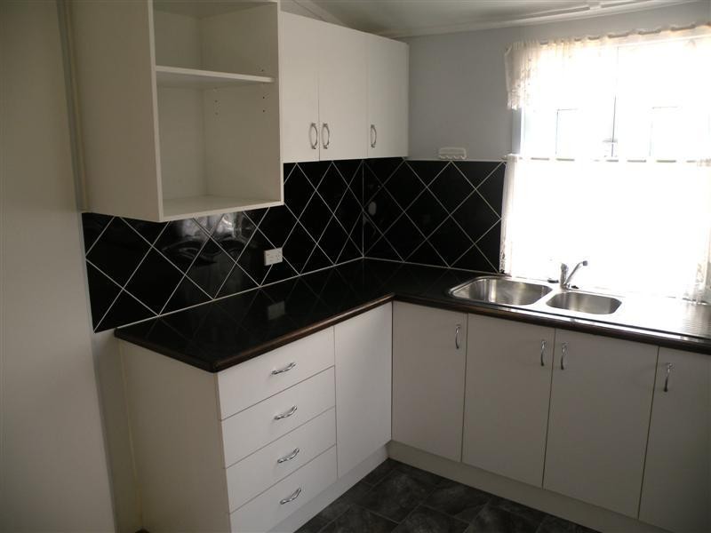 8 Rose Street, Koongal QLD 4701