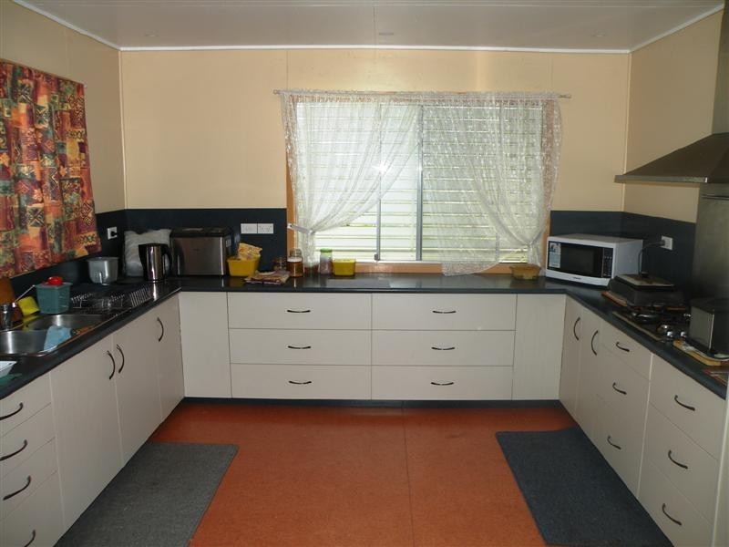 61 Menzies Street, Park Avenue QLD 4701