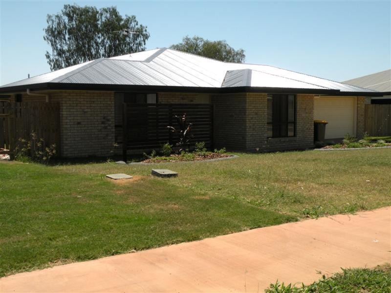 11 John Oxley Drive, Gracemere QLD 4702