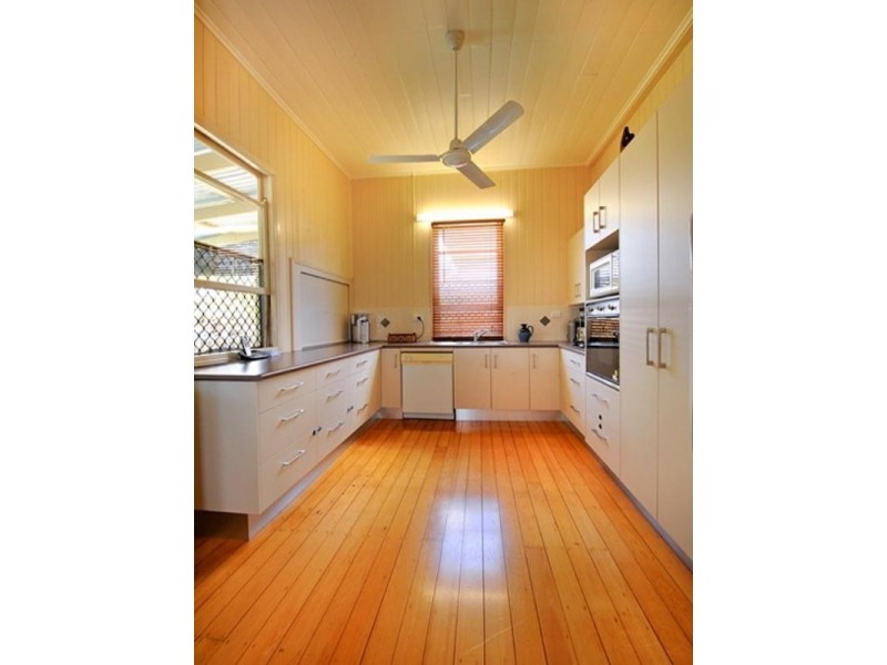 11 Penlington Street, The Range QLD 4700