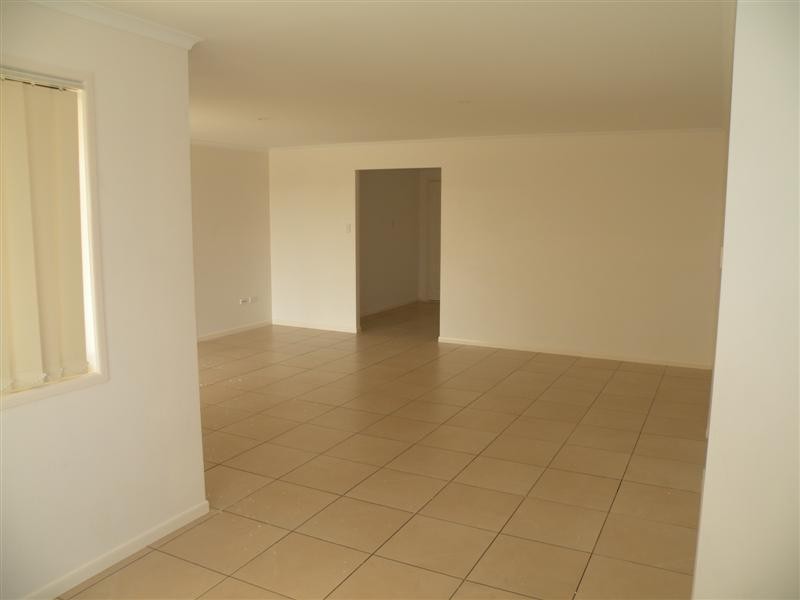 18 Jamie Crescent, Gracemere QLD 4702