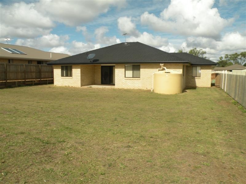 18 Jamie Crescent, Gracemere QLD 4702