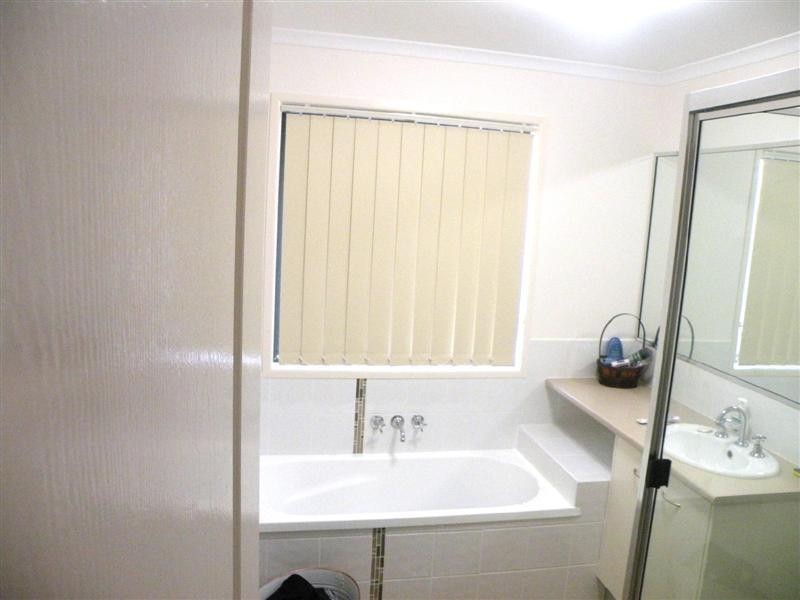 12 Jamie Crescent, Gracemere QLD 4702