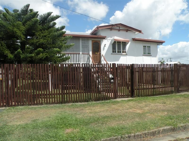 4 WOOD Street, Rockhampton City QLD 4700