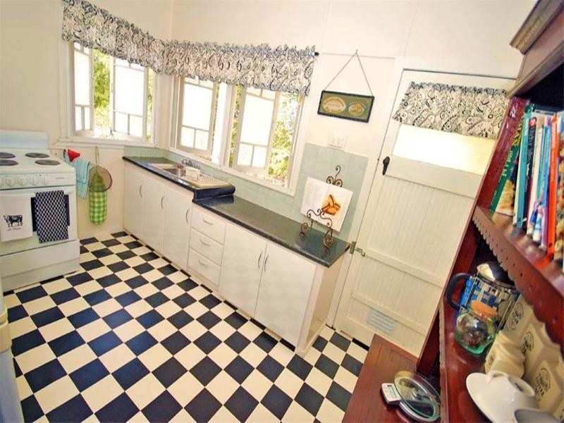 24 Eton Street, West Rockhampton QLD 4700