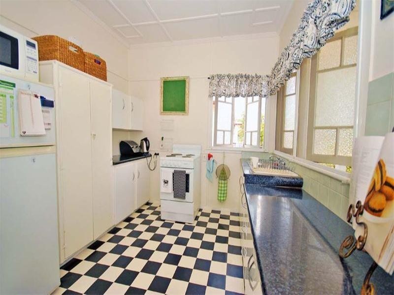 24 Eton Street, West Rockhampton QLD 4700