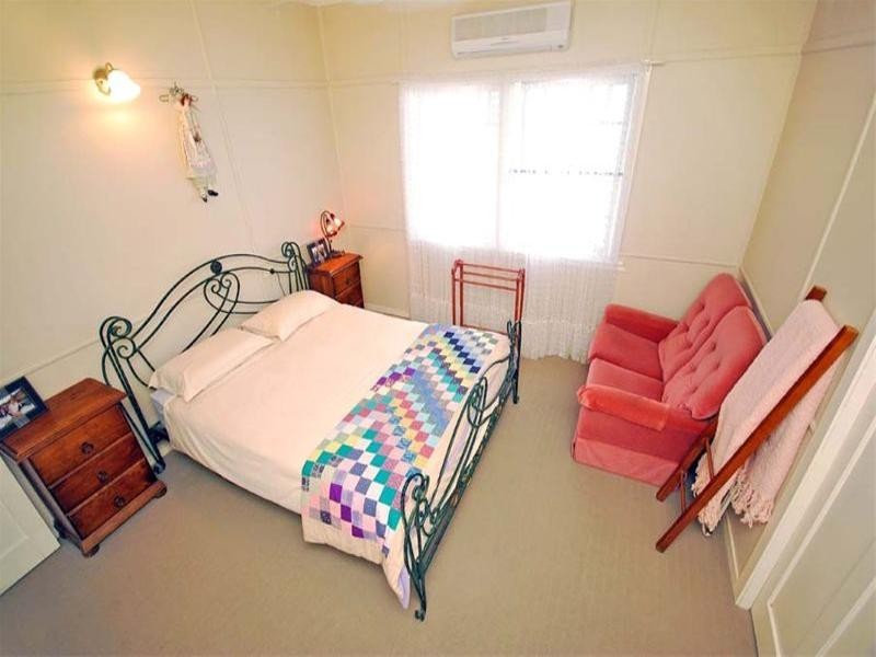 24 Eton Street, West Rockhampton QLD 4700