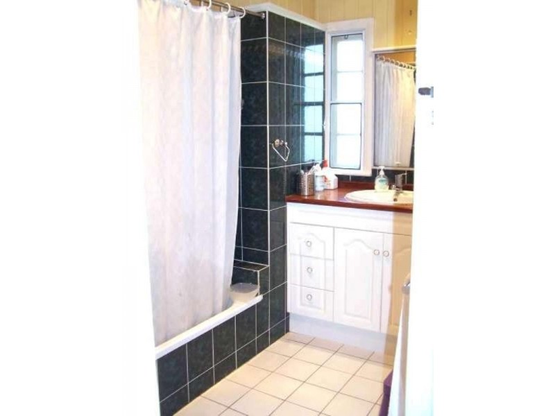 19 Herbert Street, Wandal QLD 4700