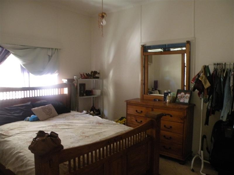 77 Lakes Creek Road, Berserker QLD 4701