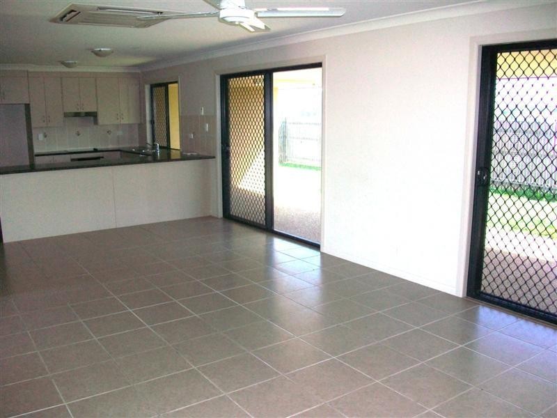 9 Mitchell Court, Gracemere QLD 4702