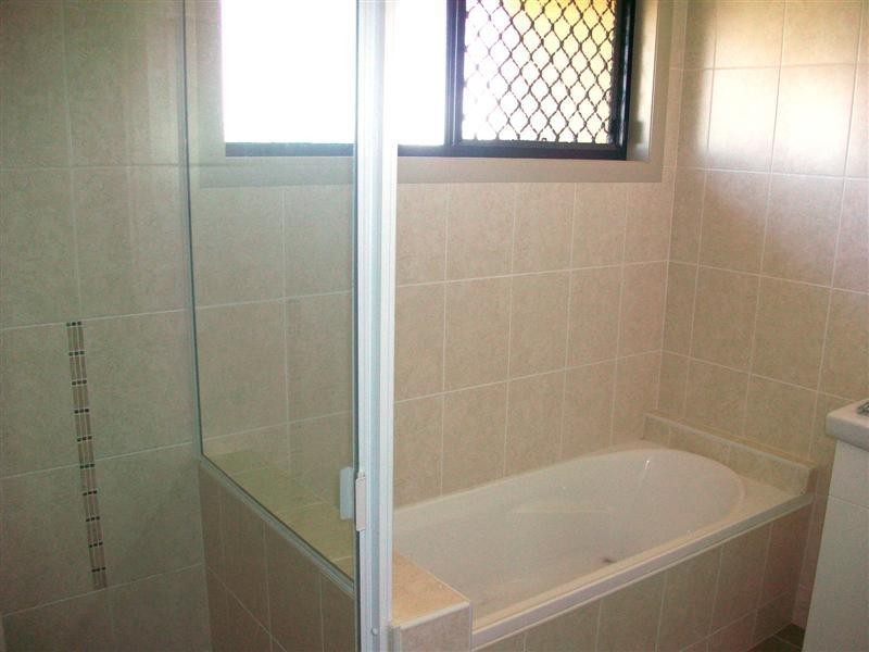 9 Mitchell Court, Gracemere QLD 4702