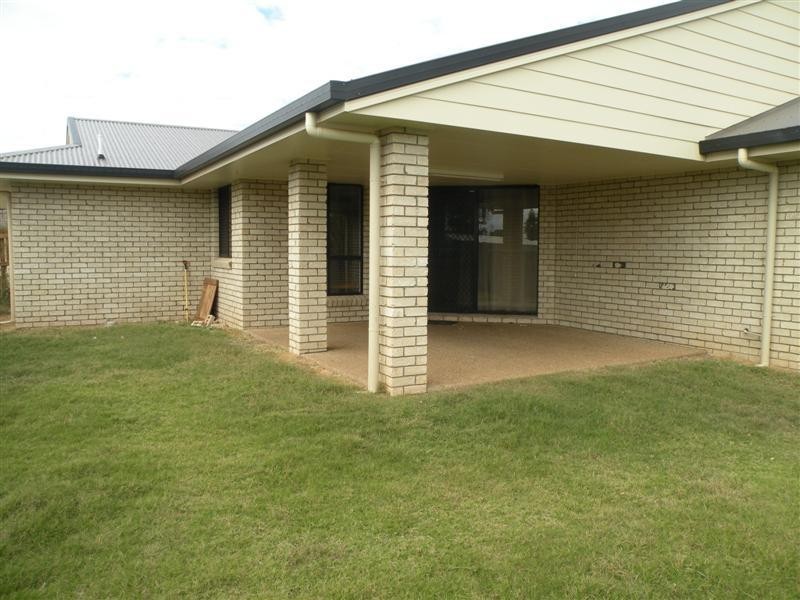 5 John Oxley Drive, Gracemere QLD 4702