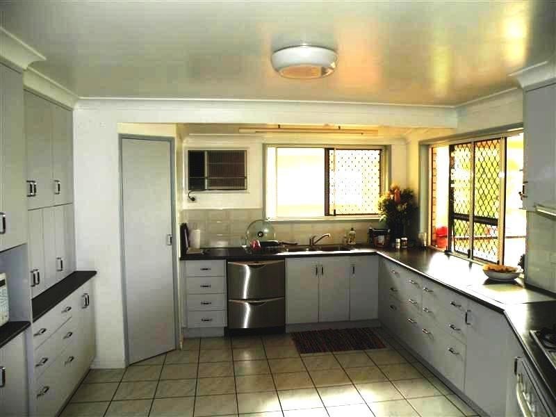 10 McCamley Street, The Range QLD 4700