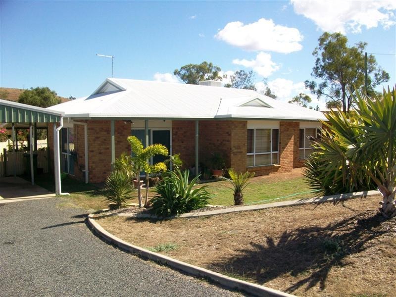 70 FONS Drive, Glendale QLD 4711