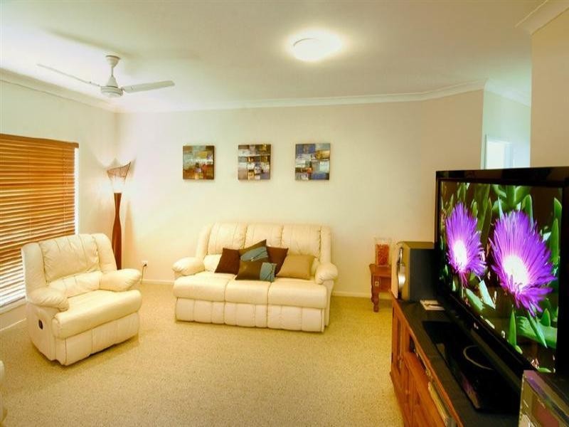 70 FONS Drive, Glendale QLD 4711