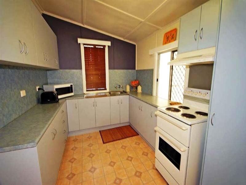 57 Lakes Creek Road, Berserker QLD 4701