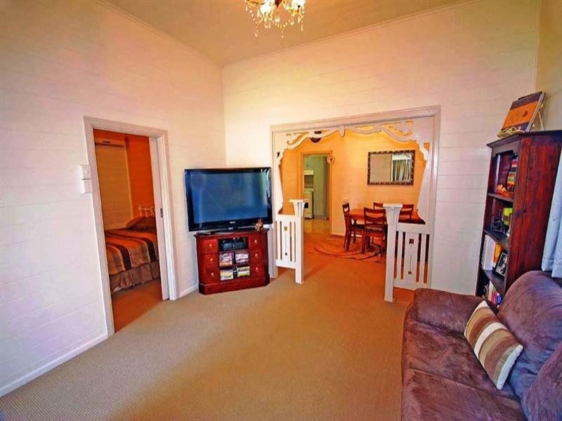 57 Lakes Creek Road, Berserker QLD 4701