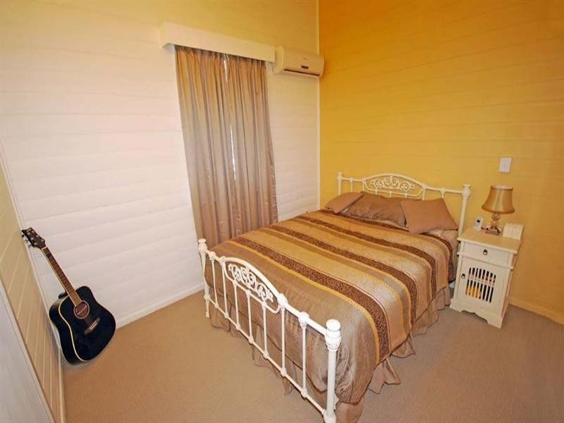 57 Lakes Creek Road, Berserker QLD 4701