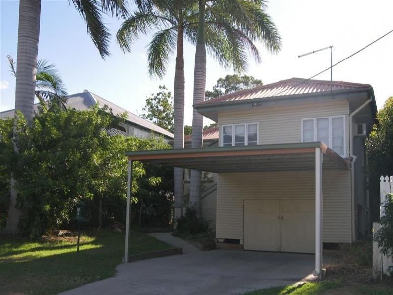 15 WOODVILLE Street, Wandal QLD 4700