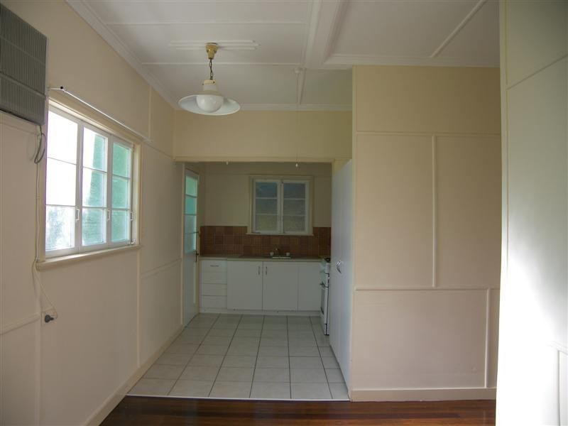 15 WOODVILLE Street, Wandal QLD 4700