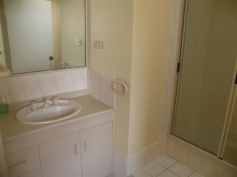 Unit 2 76 Thorn Street, Berserker QLD 4701