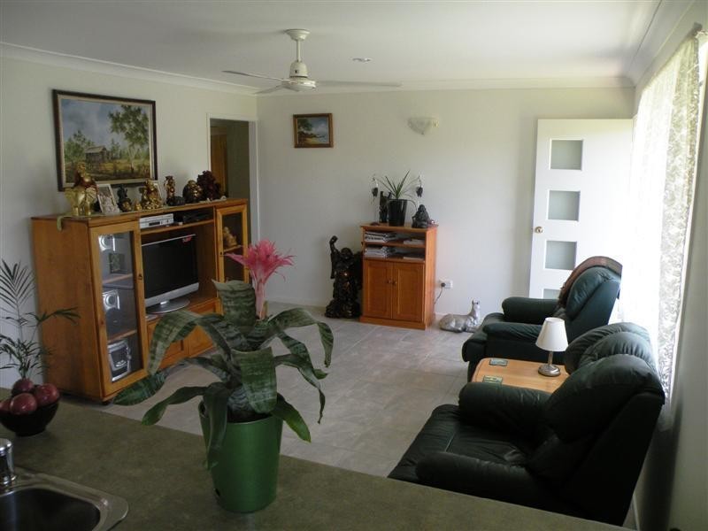 16 Spowart Road, Mount Chalmers QLD 4702