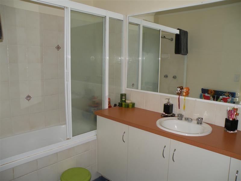 18 Harbourne Street, Koongal QLD 4701