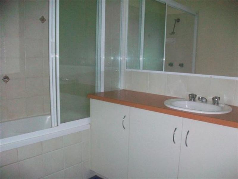 18 HARBOURNE Street, Koongal QLD 4701