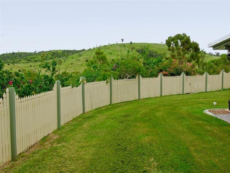 70 FONS Drive, Glendale QLD 4711