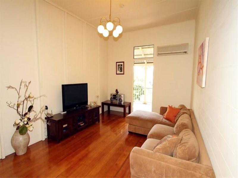4 Davis Street, The Range QLD 4700