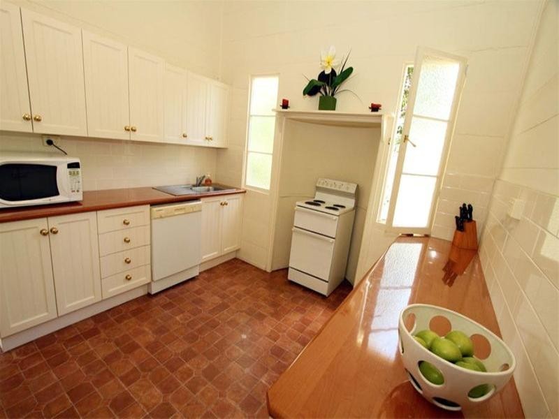 4 Davis Street, The Range QLD 4700