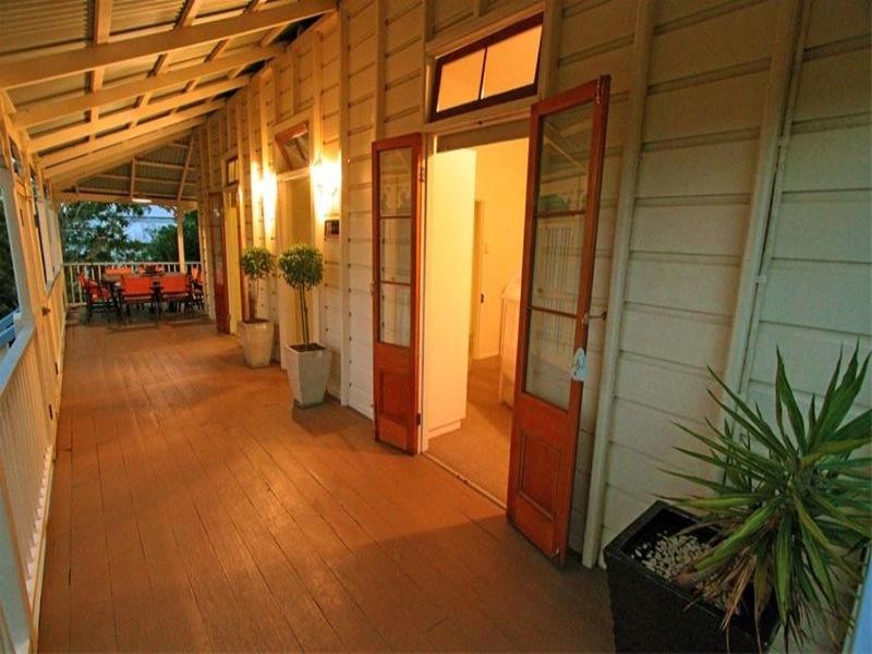 4 Davis Street, The Range QLD 4700