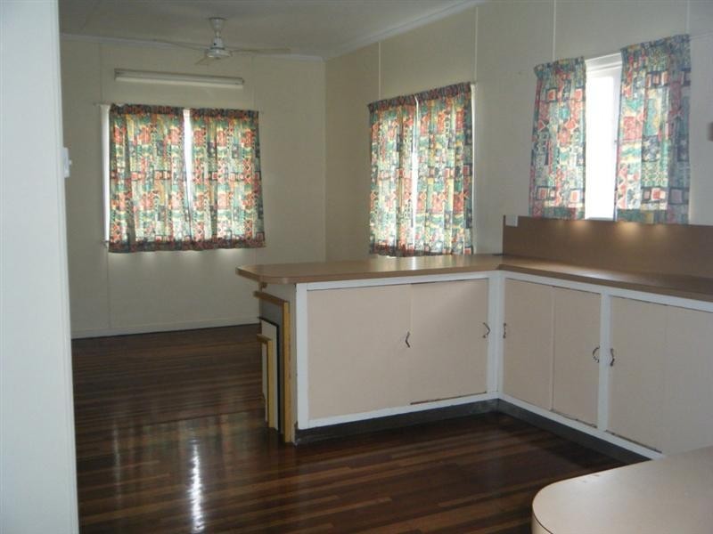 28 INGRAM Street, Park Avenue QLD 4701