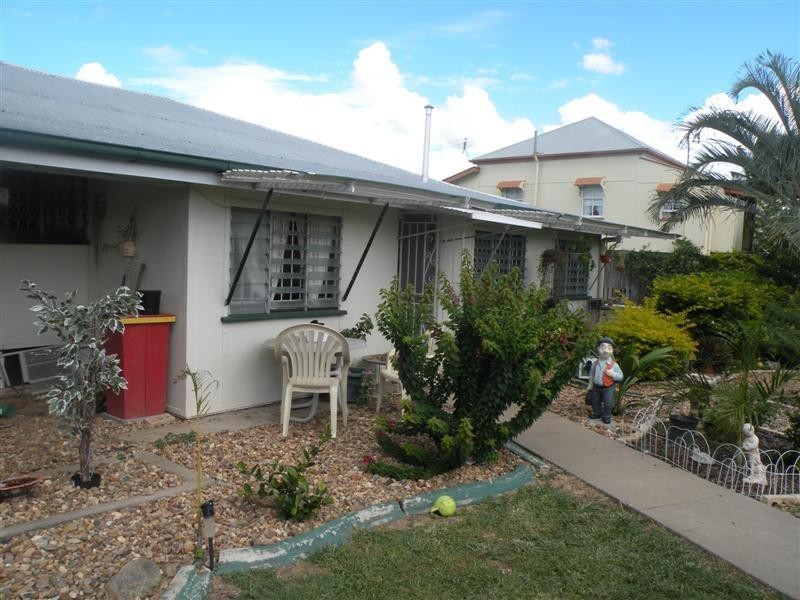 64 Main Street, Park Avenue QLD 4701