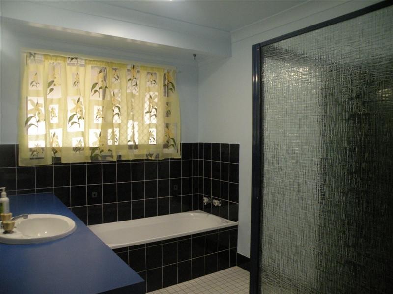 10 Emmerson Drive, Glenlee QLD 4711