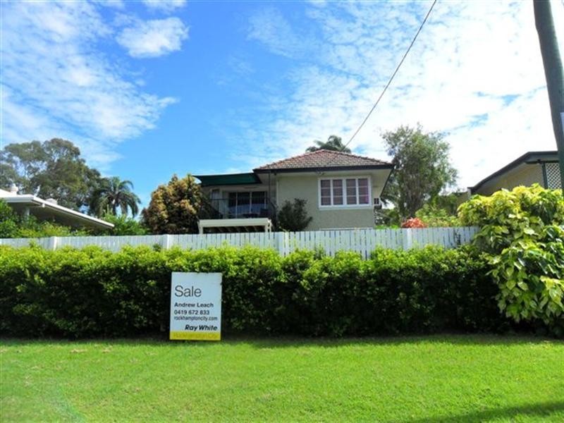 38 Cousins Street, The Range QLD 4700