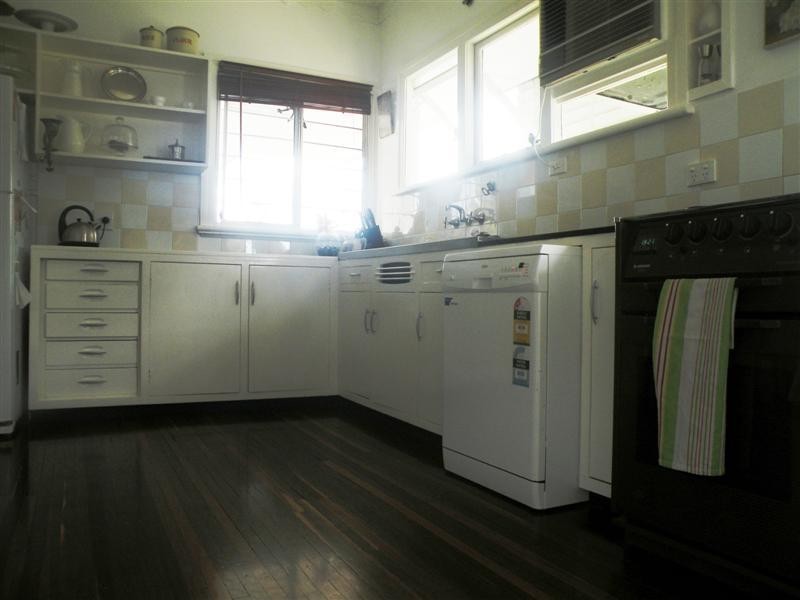 38 Cousins Street, The Range QLD 4700