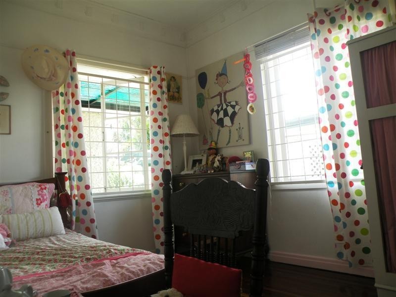 38 Cousins Street, The Range QLD 4700