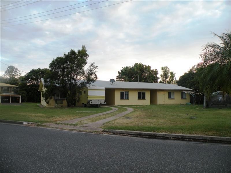 48 Stenlake Avenue, Park Avenue QLD 4701