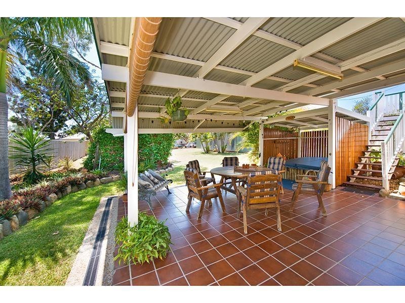 27 Armstrong Street, Berserker QLD 4701